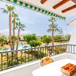 Hébergement de vacances A&n Spacious Family House With Pool & Garden *