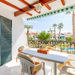A&n Spacious Family House With Pool & Garden Hébergement de vacances *