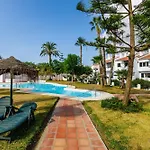 A&n Spacious Family House With Pool & Garden