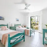 A&n Spacious Family House With Pool & Garden Hébergement de vacances