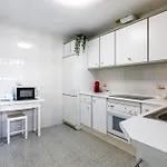 A&n Spacious Family House With Pool & Garden Hébergement de vacances