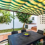 A&n Spacious Family House With Pool & Garden