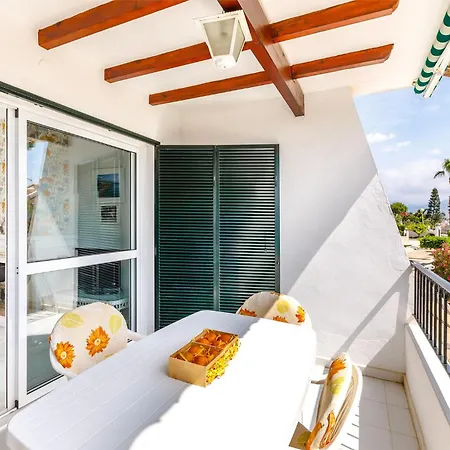 A&n Spacious Family House With Pool & Garden